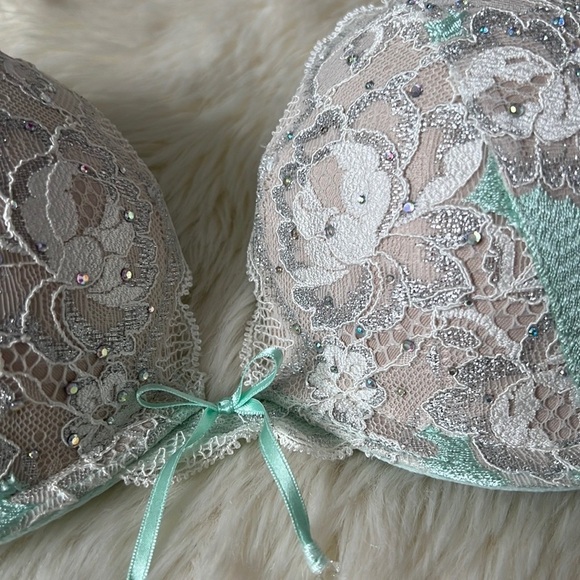 Victoria’s Secret Lingerie Set - Picture 3 of 6